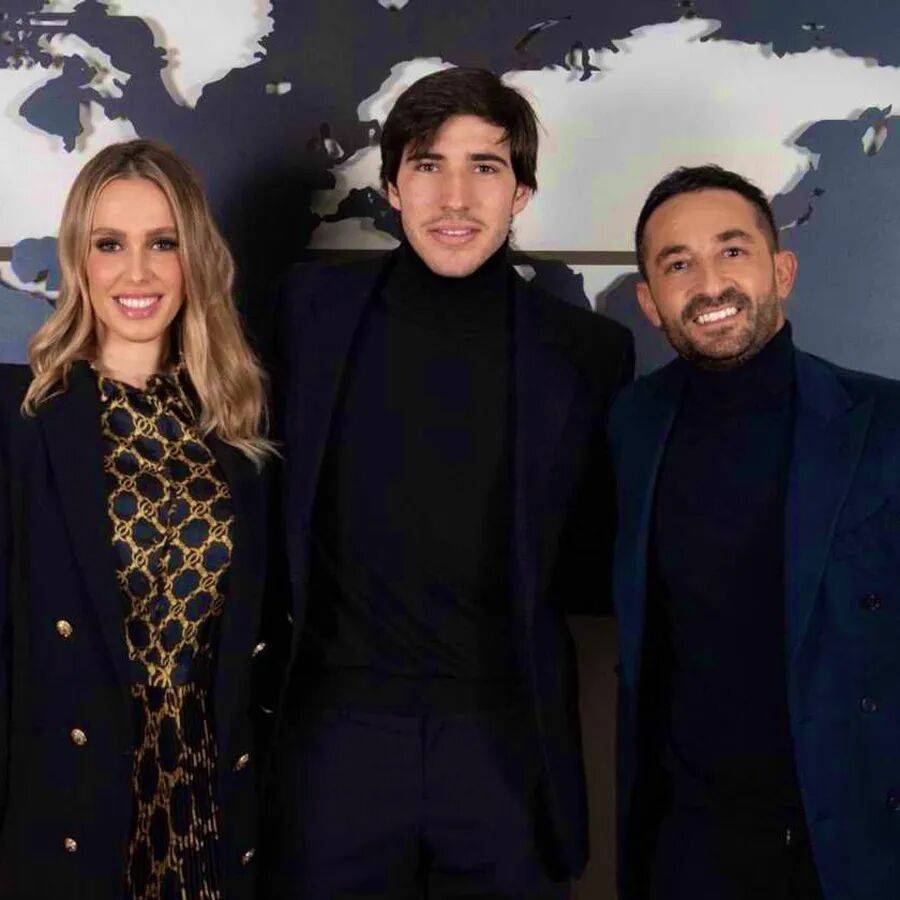 曼联买托纳利恐需9000万！经纪人证实英超豪门争夺，红魔为最大热门